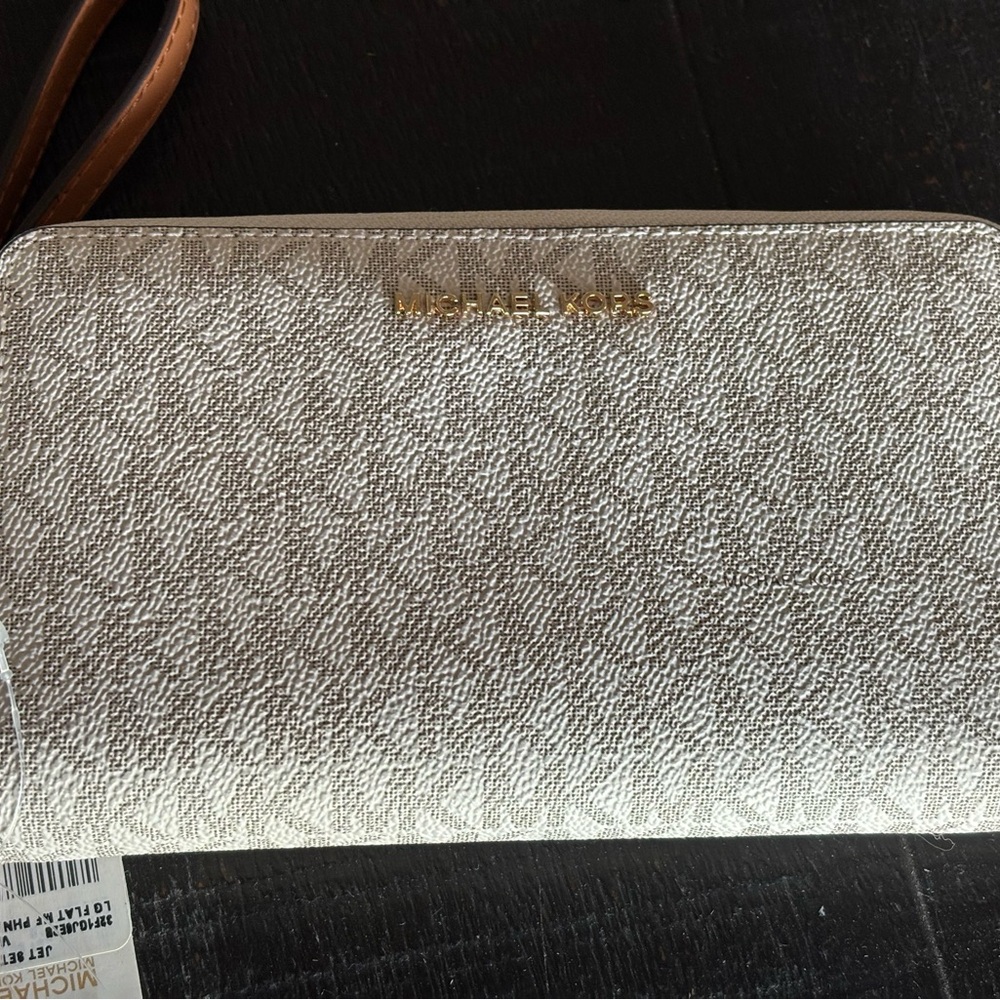 Michael Kors Jet Set Vanilla Wallet/Wristlet